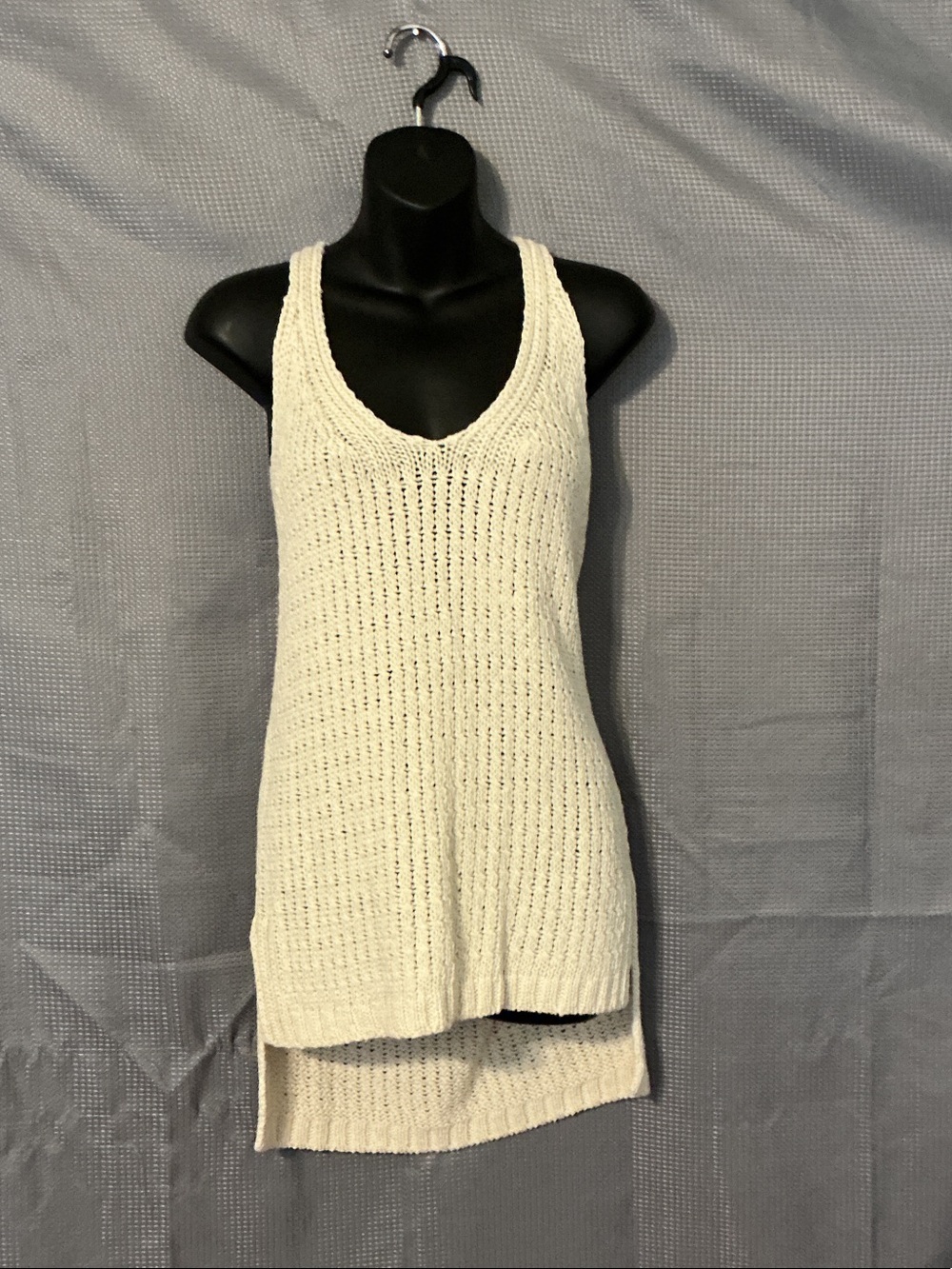 Anthropologie Cream Knit V-Neck Sleeveless Tank